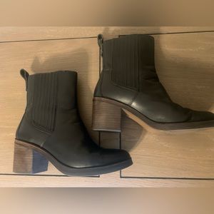 UGG Camden Black Leather Chunky Heel Chelsea Boots